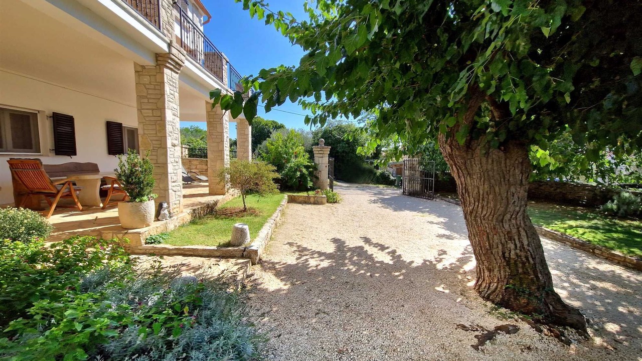 Photo of Patio Balcony in Golas
