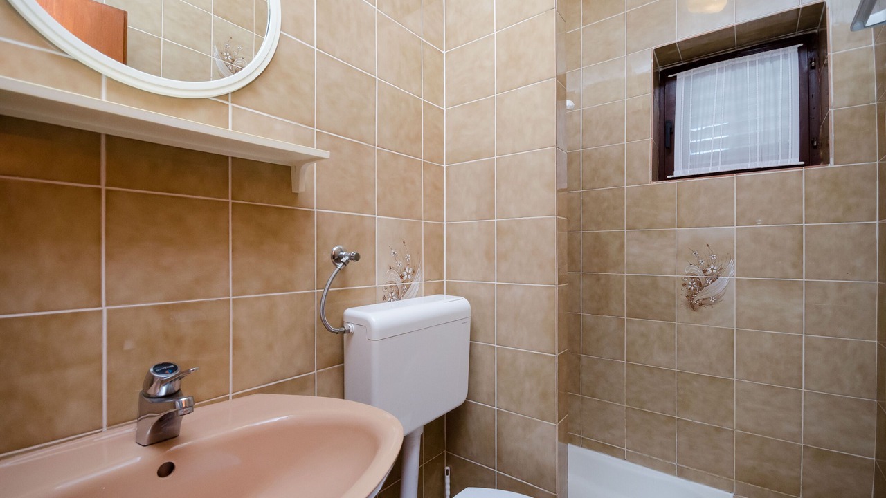 Photo of Bathroom in Lopar