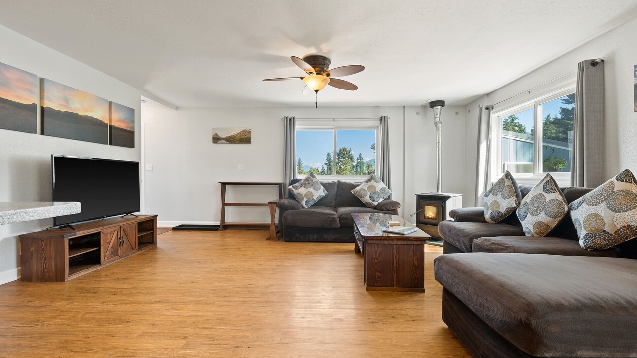 Photo of Livingroom in Columbia Falls