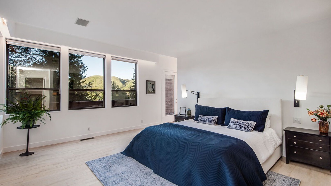 Photo of Livingroom in Sundance
