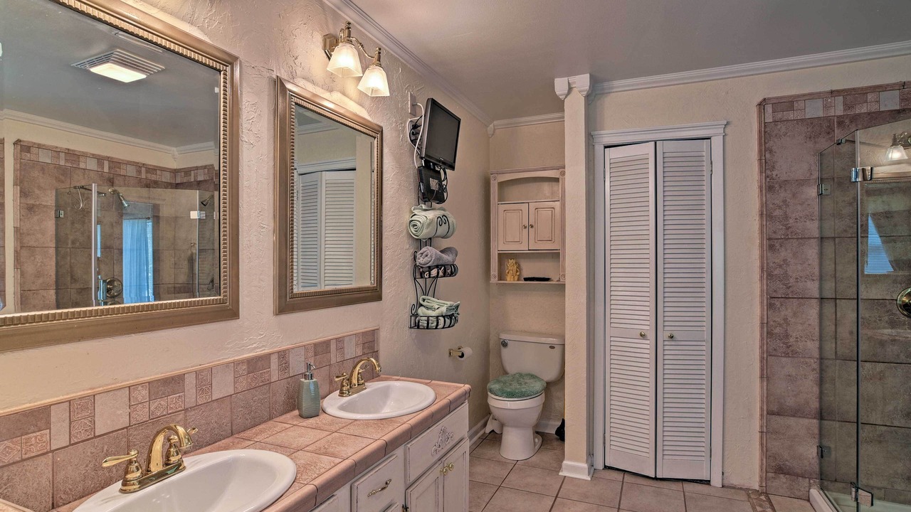 Photo of Bathroom in Benton