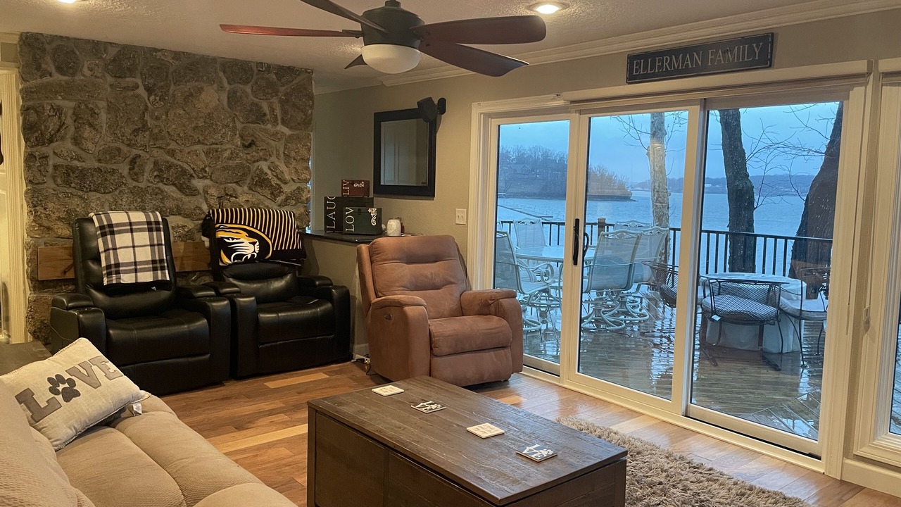 Photo of Livingroom in Osage Beach