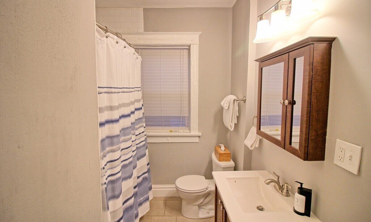 Photo of Bathroom in Tower Grove East
