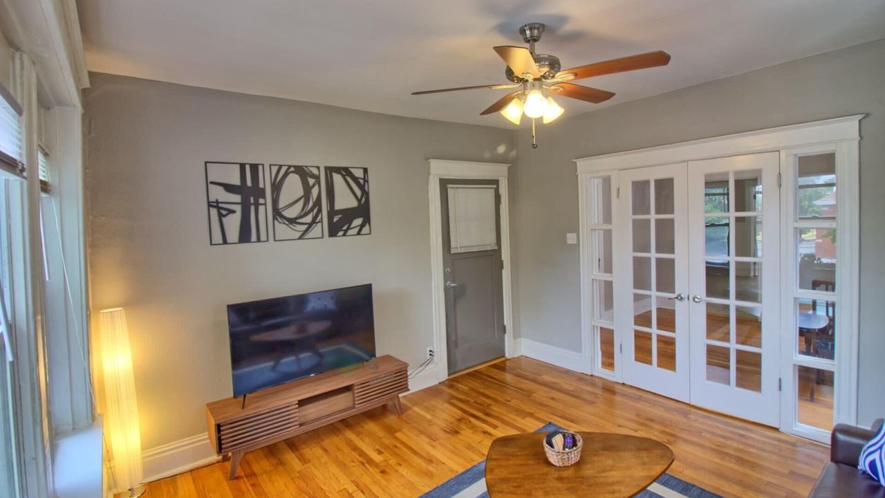 Photo of Livingroom in Tower Grove East