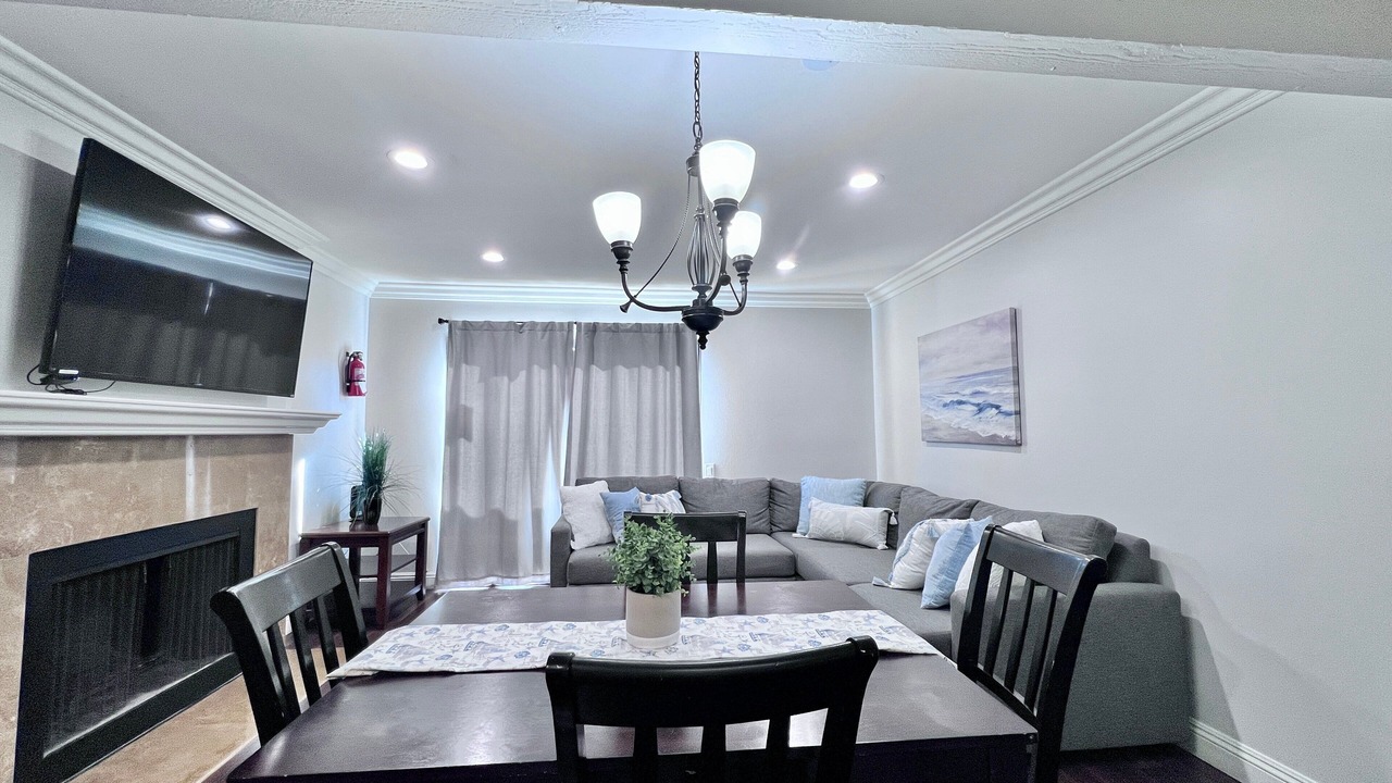Photo of Livingroom in Anaheim Resort