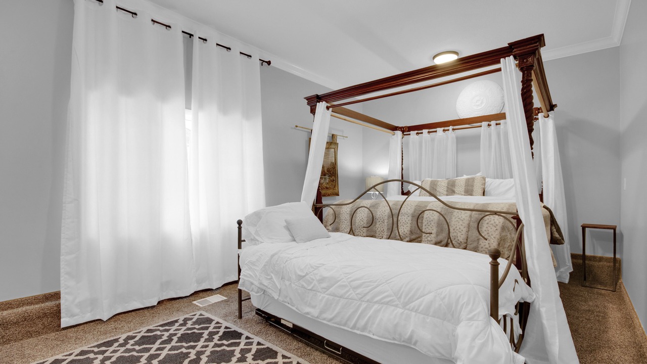 Photo of Bedroom in Holladay