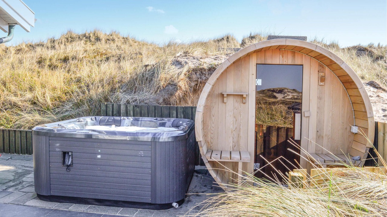 Photo of Others in Houvig Strand