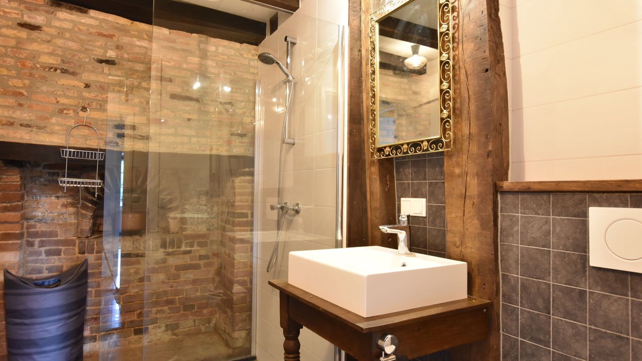 Photo of Bathroom in La Neuville-aux-Joutes