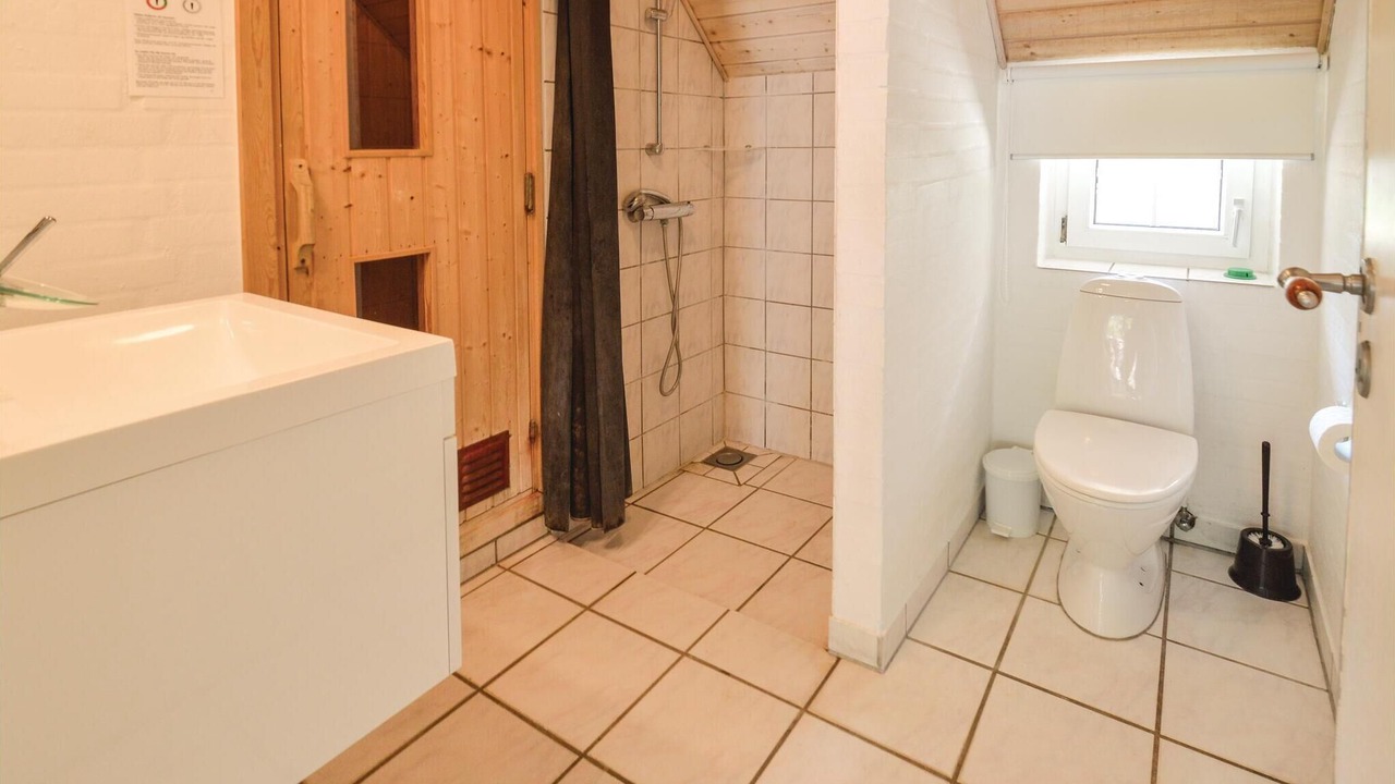 Photo of Bathroom in Bøtø By