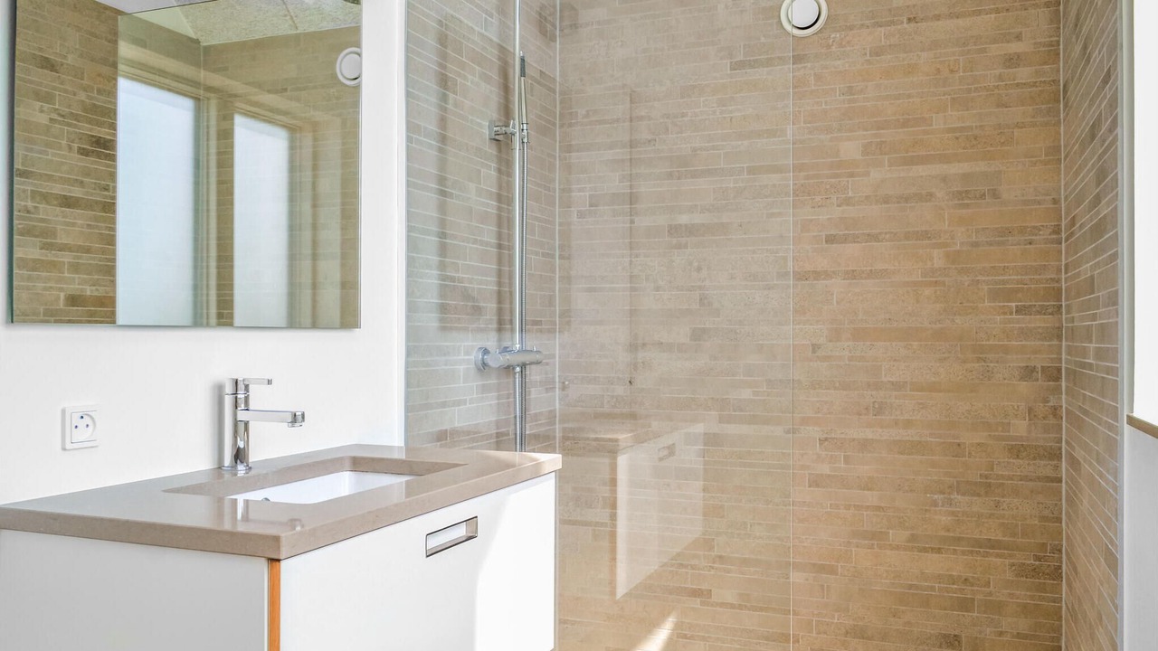 Photo of Bathroom in Houvig