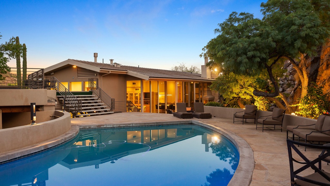 Photo of Outdoor in Paradise Hills