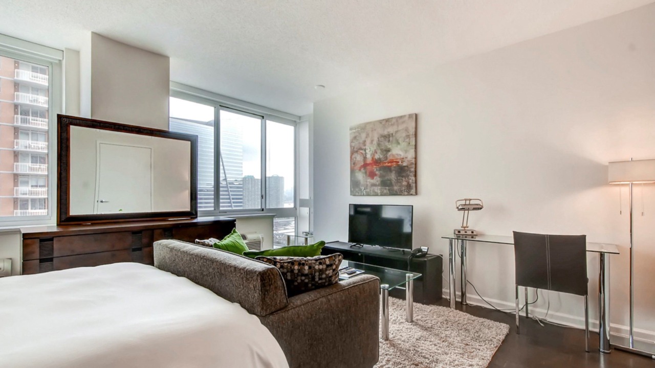 Photo of Bedroom in Hudson Exchange