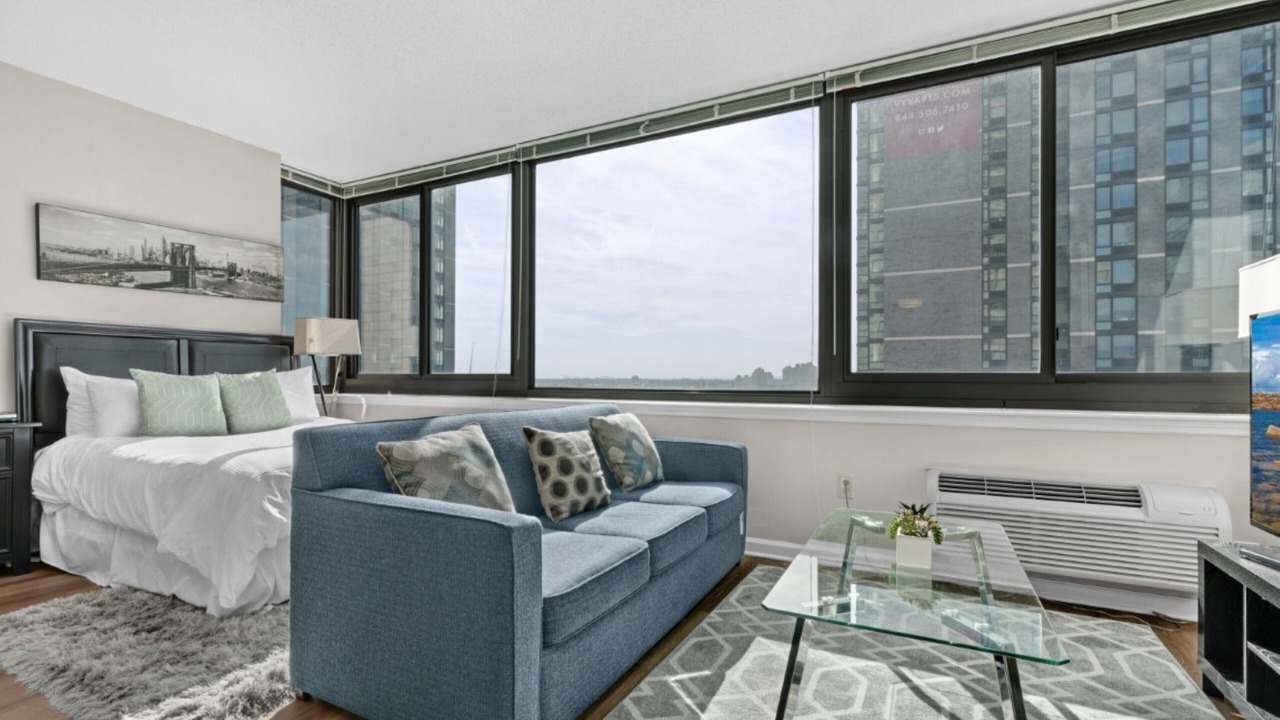 Photo of Livingroom in Hudson Exchange