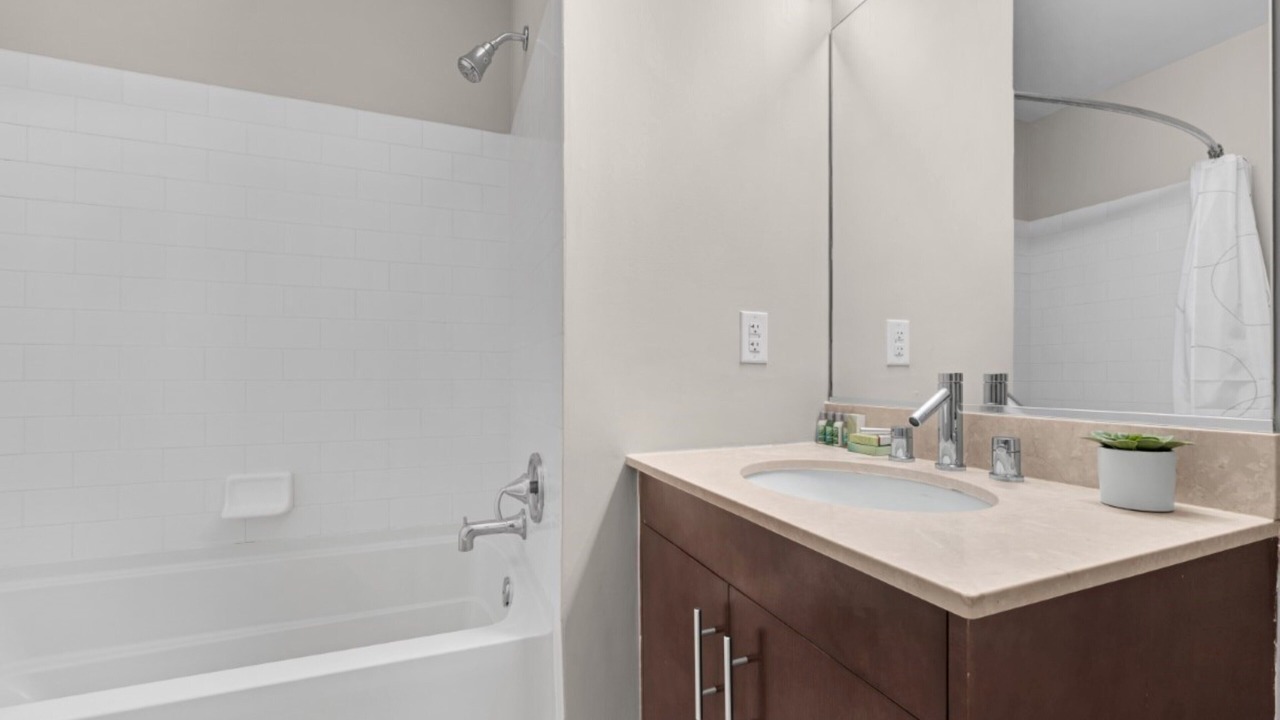 Photo of Bathroom in Hudson Exchange
