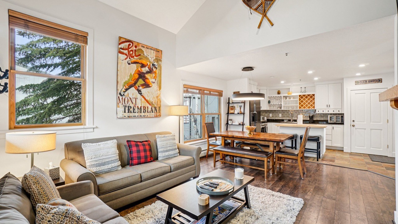 Photo of Livingroom in Deer Valley