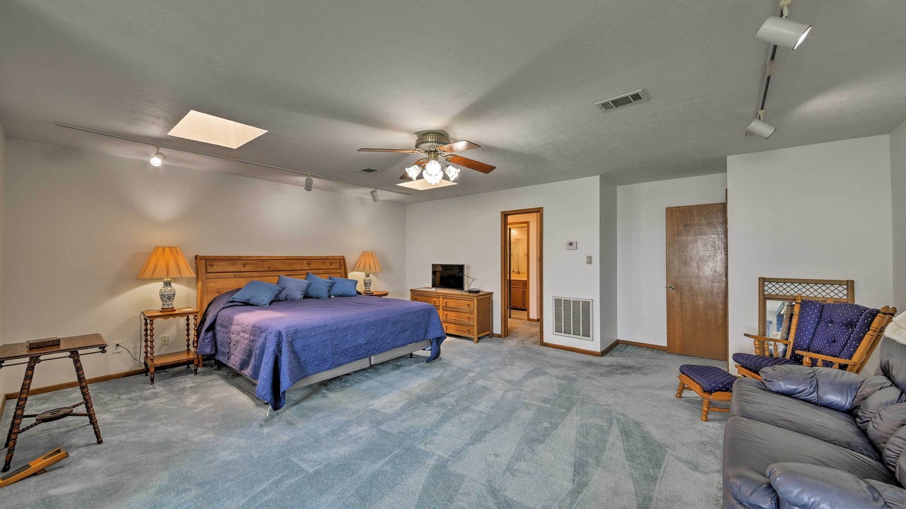 Photo of Bedroom in West Livingston