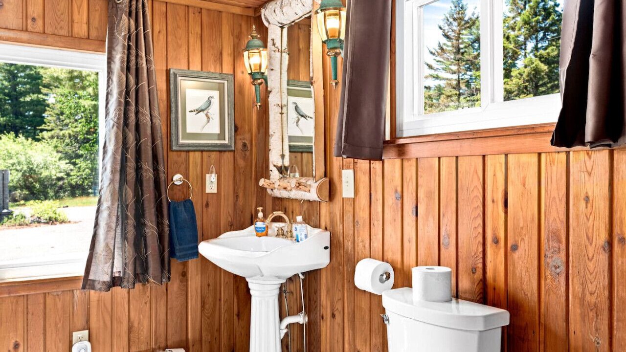 Photo of Bathroom in Two Harbors