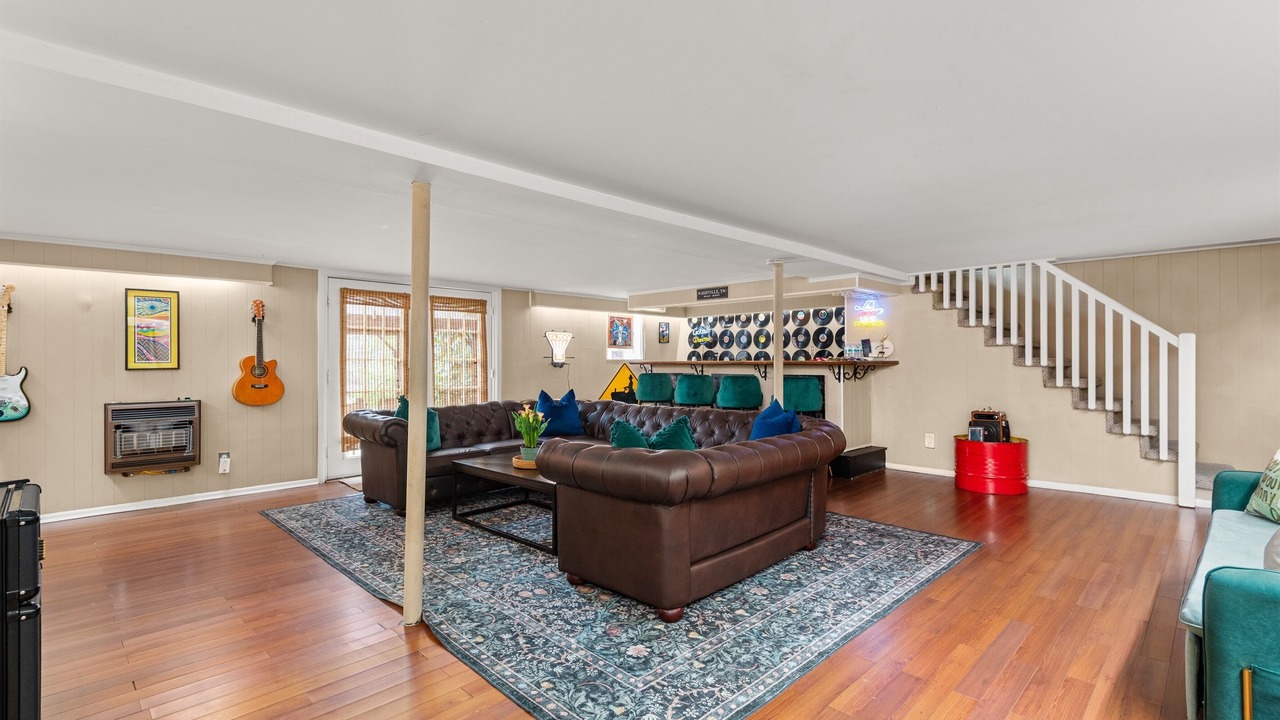 Photo of Others in Nashville