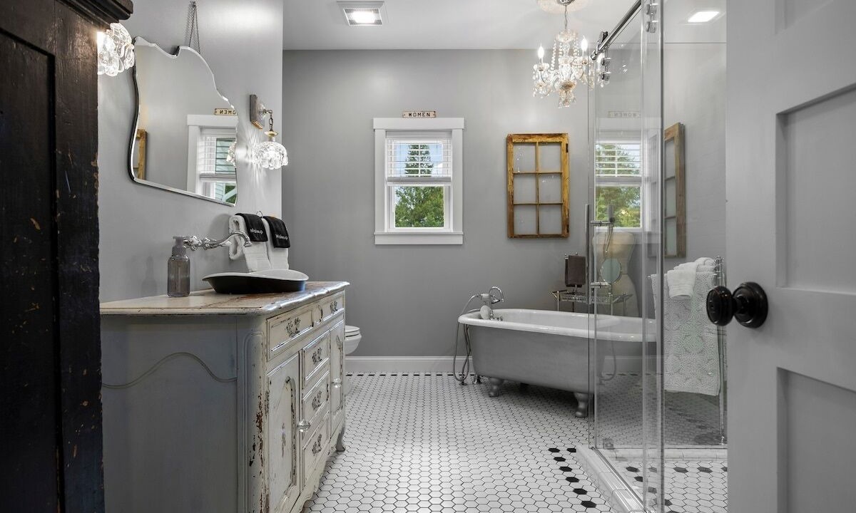 Photo of Bathroom in Williamsburg