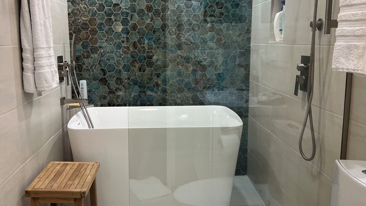Photo of Bathroom in Oceanmarsh Subdivision