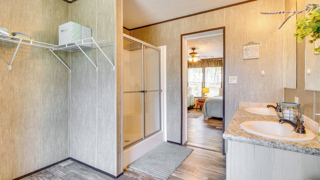 Photo of Bathroom in Greers Ferry