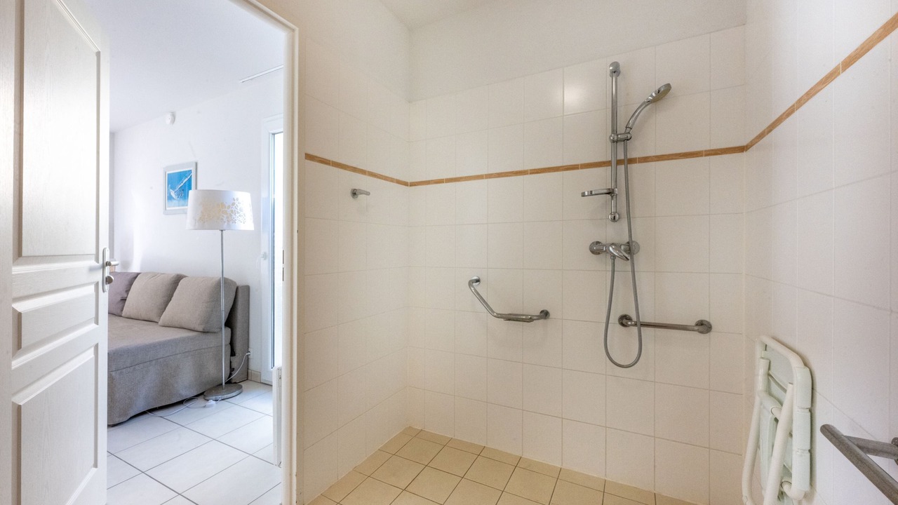 Photo of Bathroom in Hourtin Port