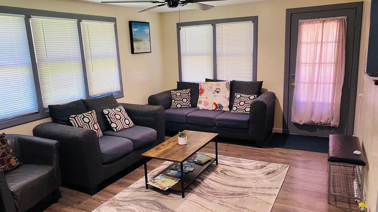 Photo of Livingroom in Niagara Falls
