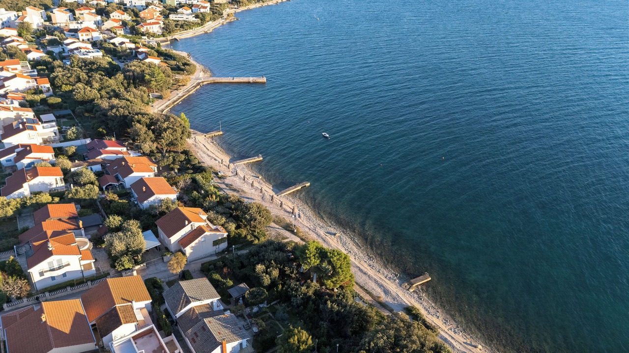 Photo of Outdoor in Petrcane