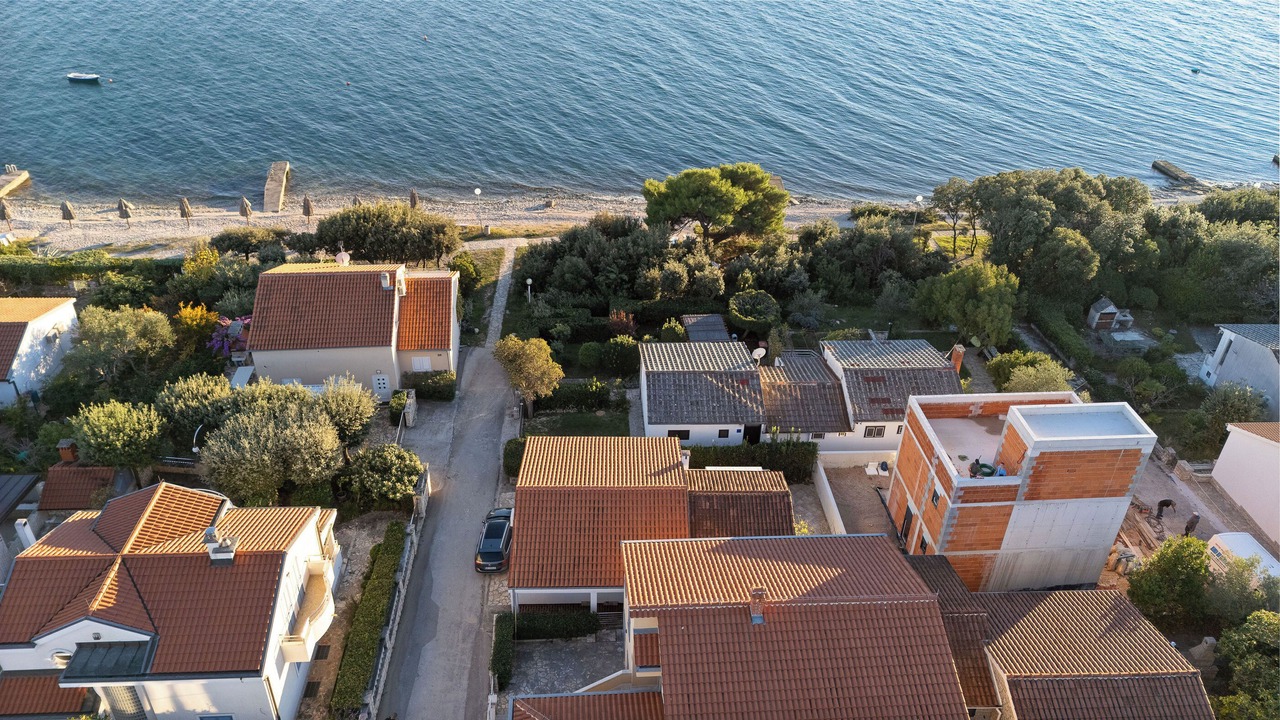 Photo of Outdoor in Petrcane
