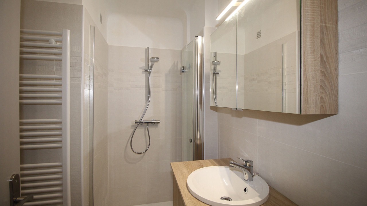 Photo of Bathroom in La Jetee