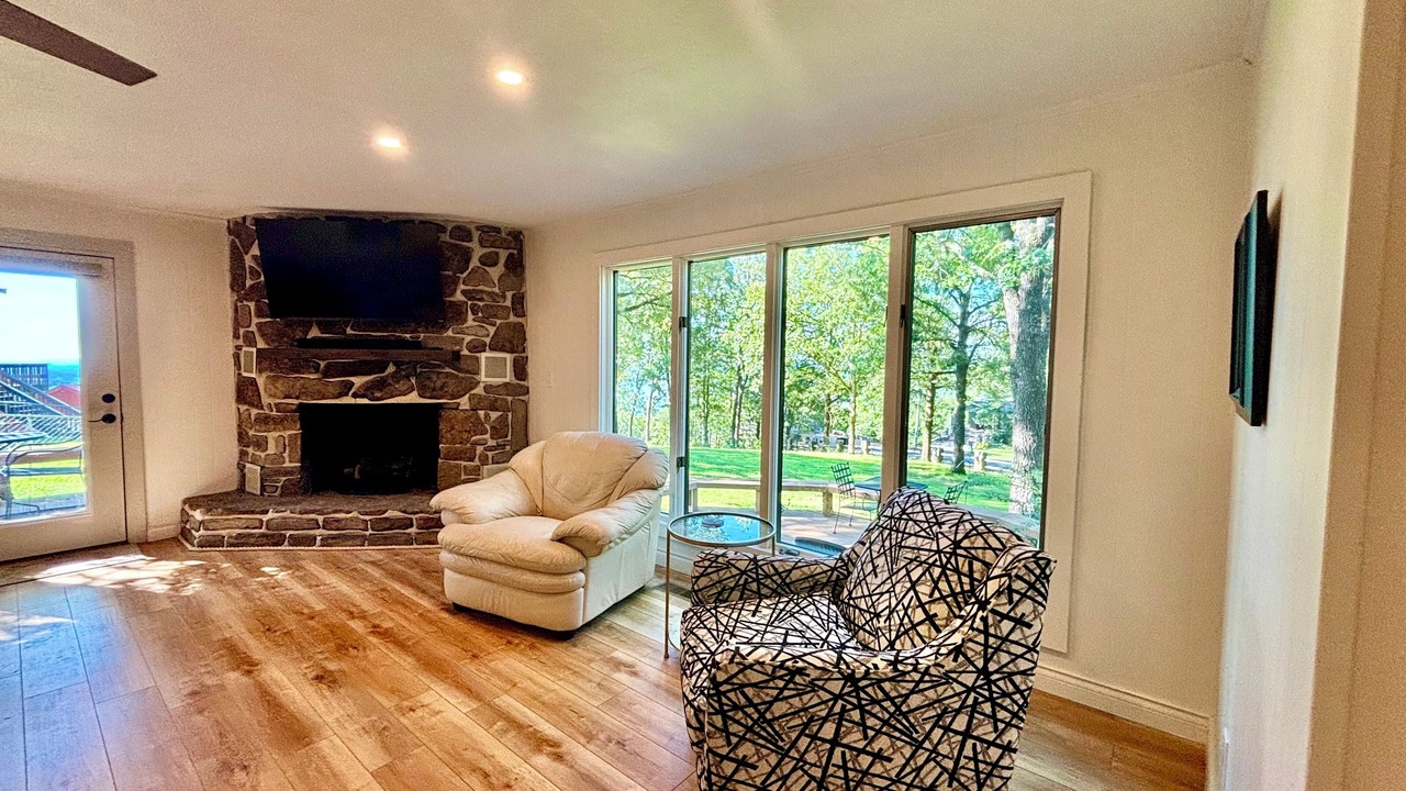 Photo of Livingroom in Fairfield Bay