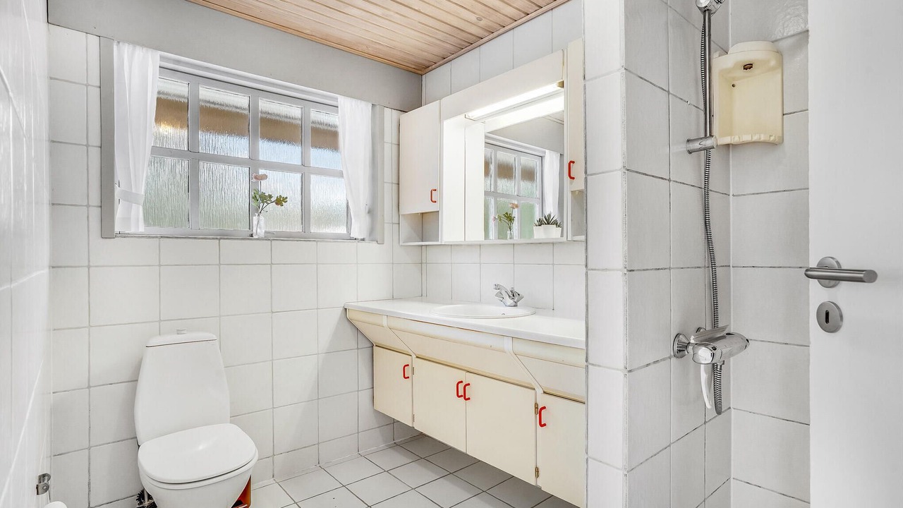 Photo of Bathroom in Øby