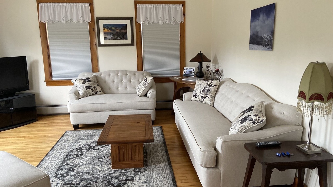 Photo of Livingroom in Seal Cove