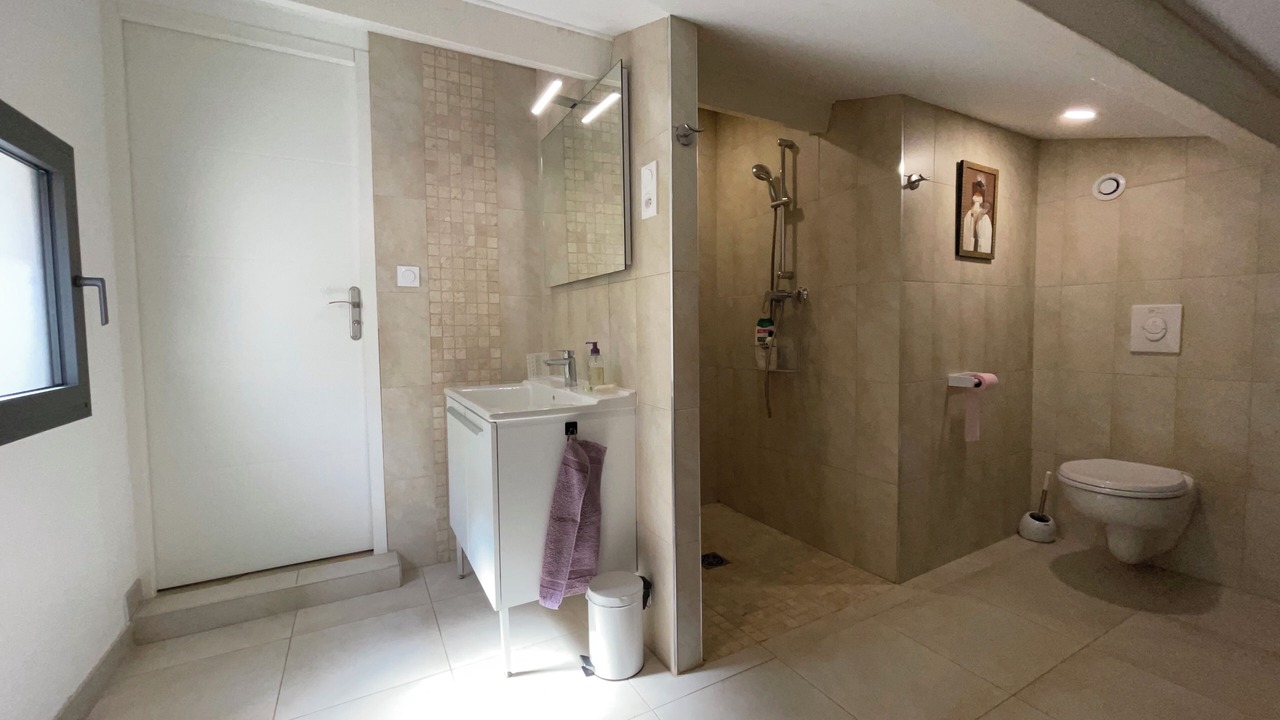 Photo of Bathroom in Piolenc