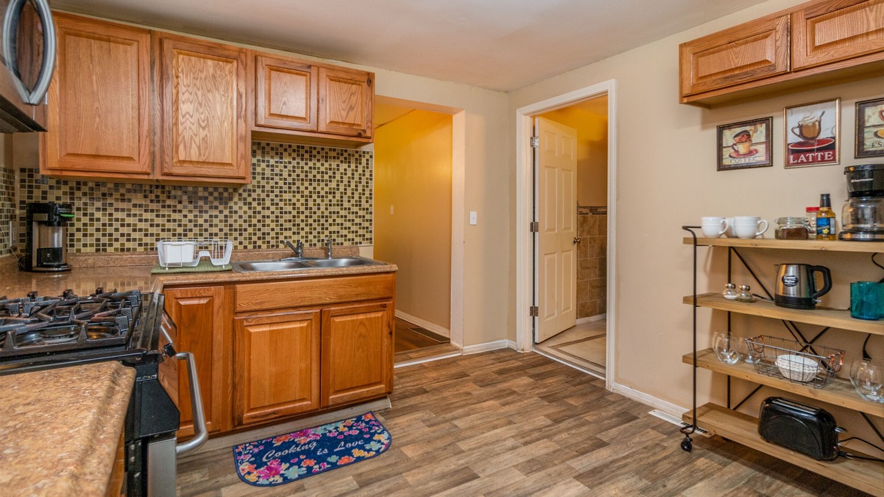 Photo of Kitchen in Front Park