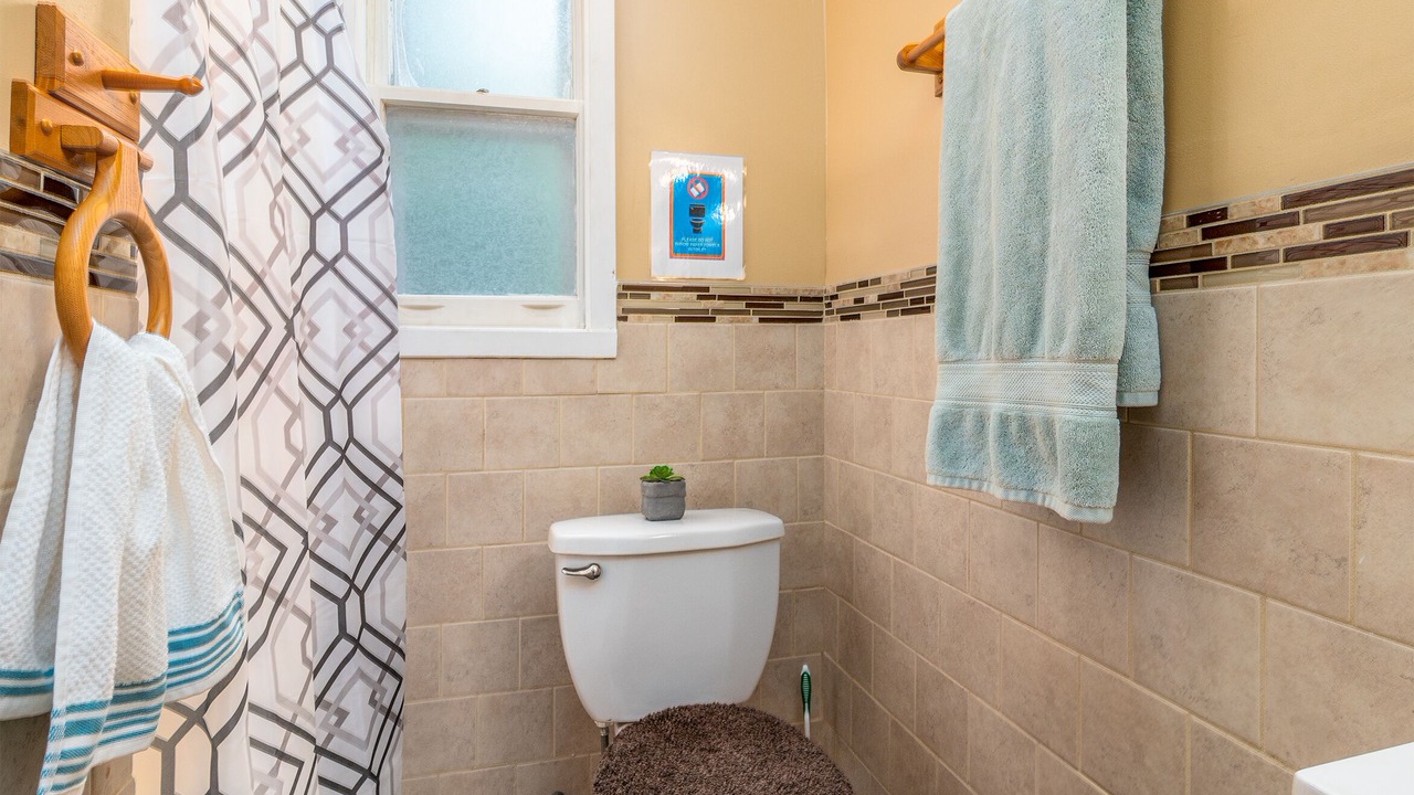Photo of Bathroom in Front Park