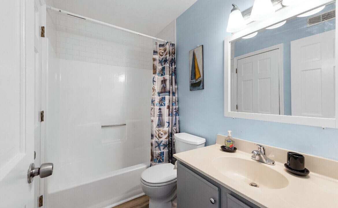 Photo of Bathroom in Garden City