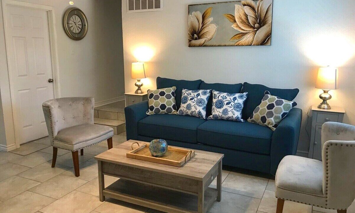 Photo of Livingroom in Mahncke Park
