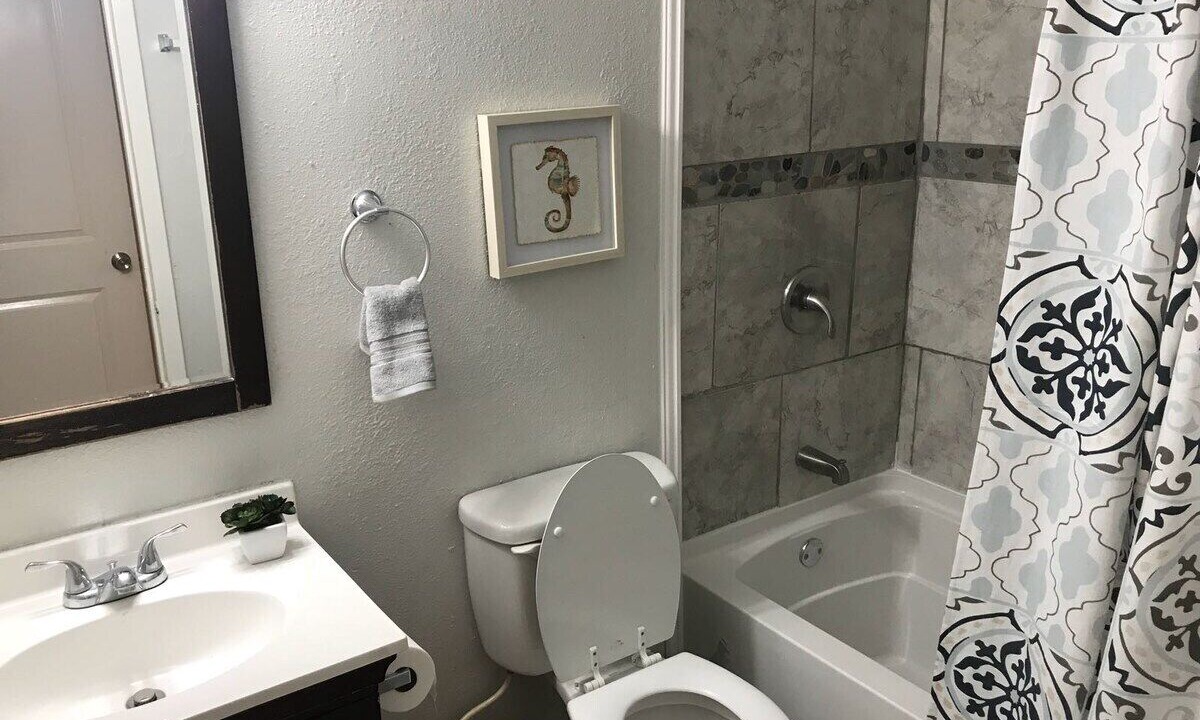 Photo of Bathroom in Mahncke Park