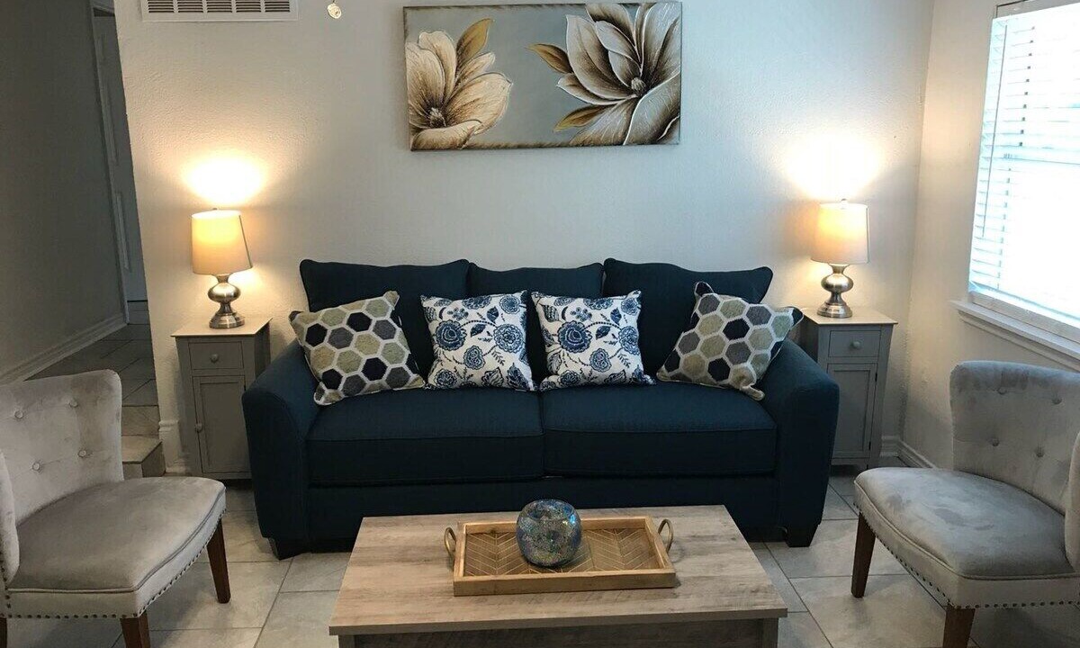 Photo of Livingroom in Mahncke Park