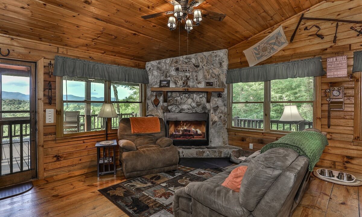 Photo of Livingroom in Ellijay