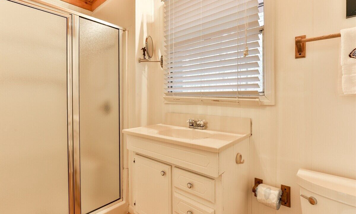 Photo of Bathroom in Ellijay