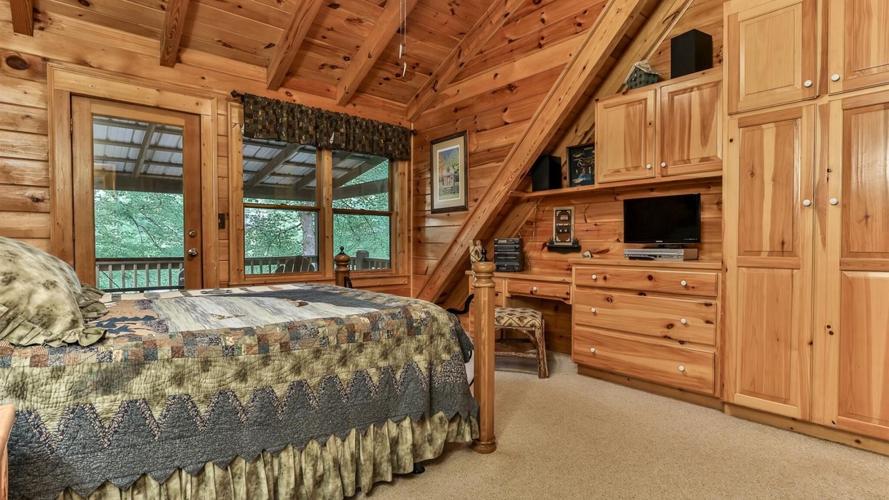 Photo of Bedroom in East Ellijay