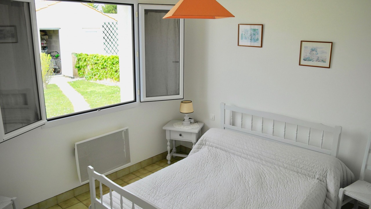 Photo of Bedroom in Brem Sur Mer