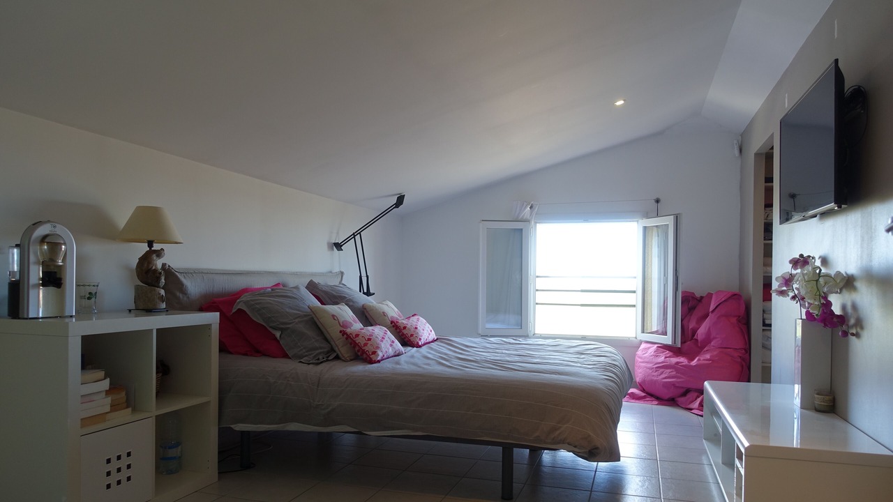 Photo of Bedroom in Saint-Laurent-d'Aigouze