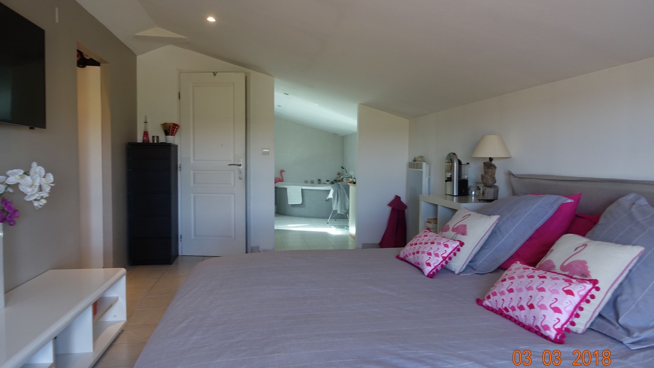 Photo of Bedroom in Saint-Laurent-d'Aigouze