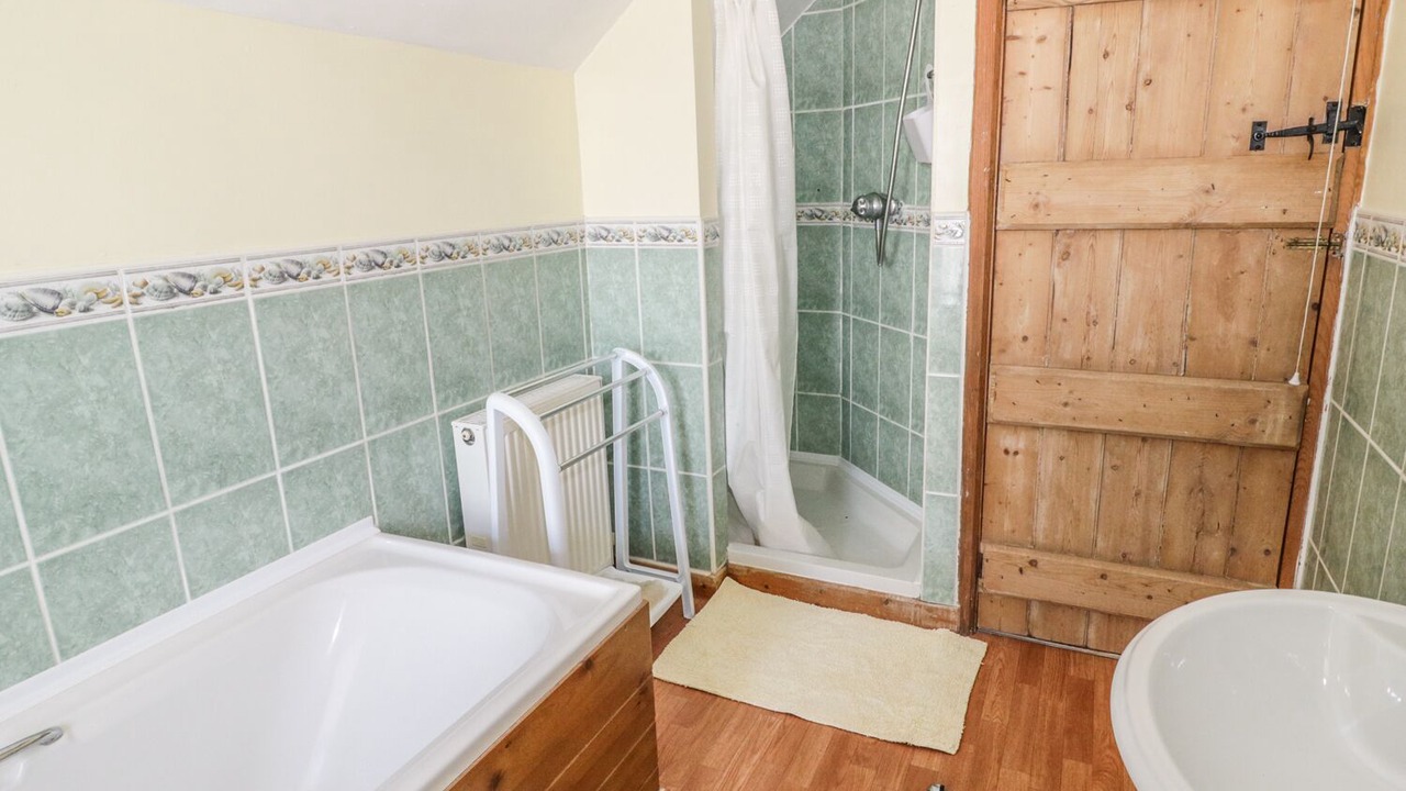 Photo of Others in Capel Garmon