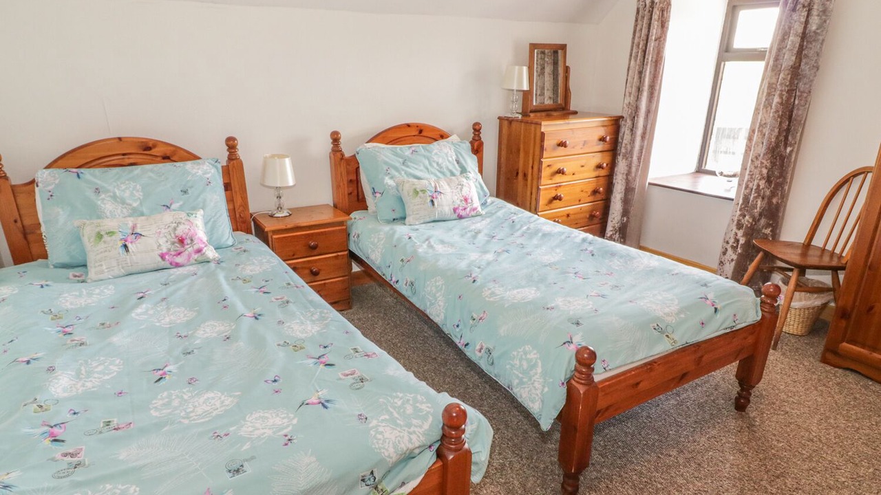 Photo of Others in Capel Garmon