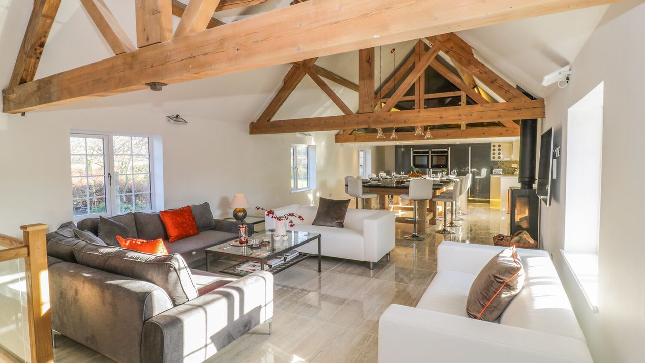 Photo of Others in Broadwas