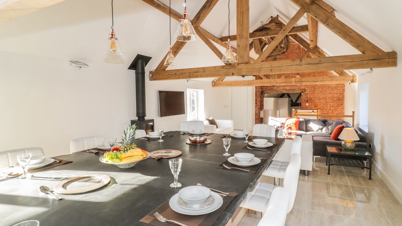 Photo of Others in Broadwas